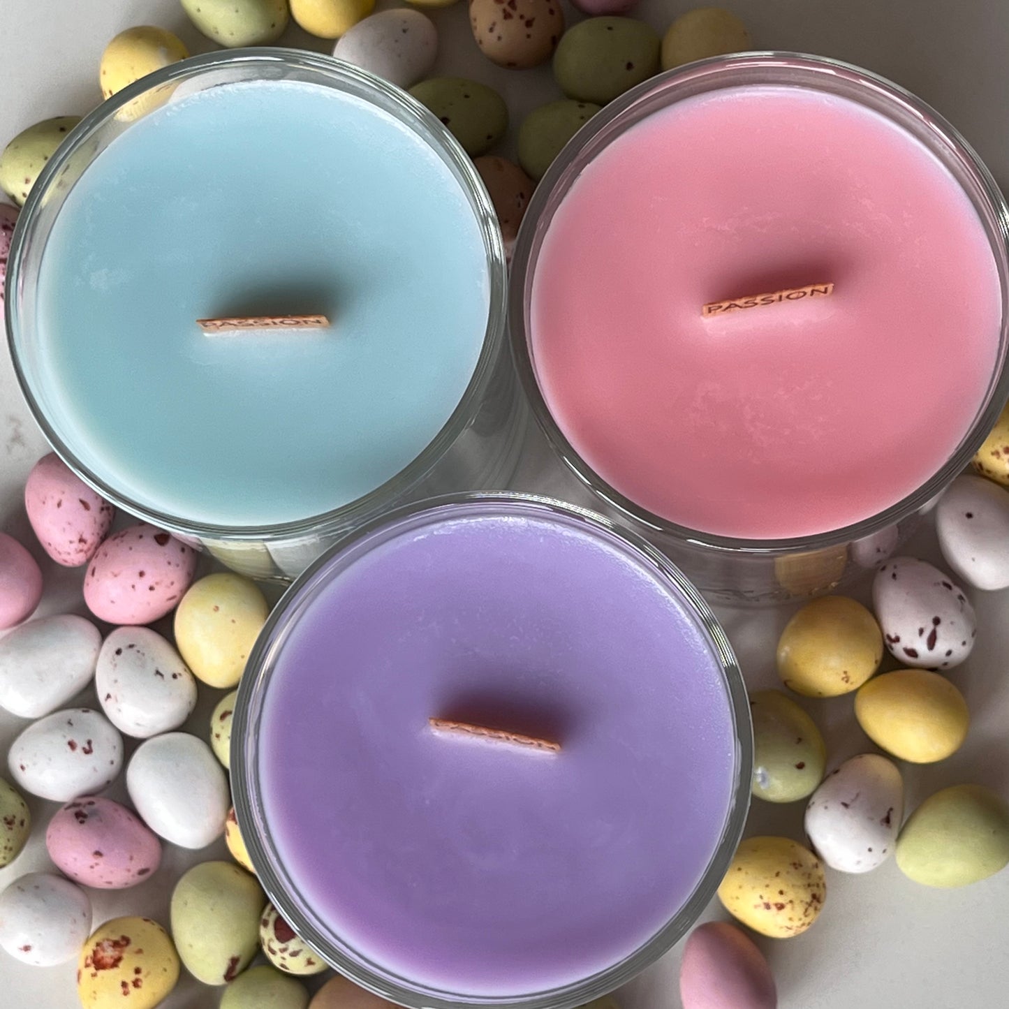Easter eggs - candle with wooden wick